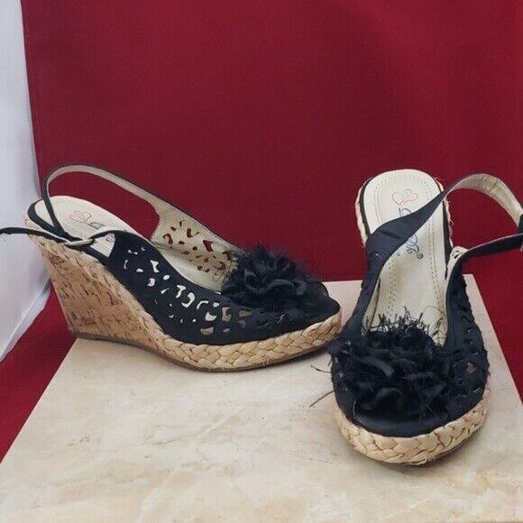 Db Dk Fashions Heels Black Flower Wedges - Size 7.5 - Picture 2 of 8